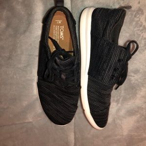 Toms sneakers
